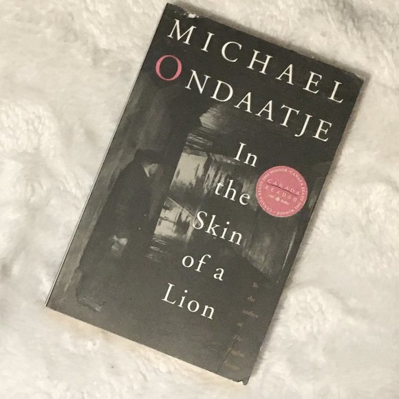 'In the Skin of a Lion' Softcover By Michael Ondaatje - Picture 3 of 8